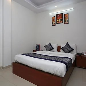 ** Hotel Oyo Delight Near Sarai Rohilla Railway Station India